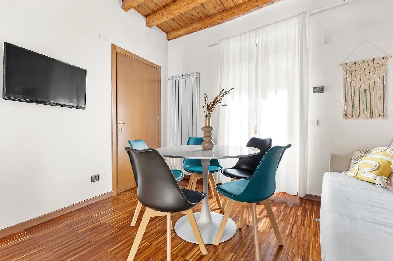 Charming Loft Duomo - Porta Romana Milán 0*,  Itálie